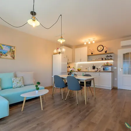 Minchony Apartment Warna