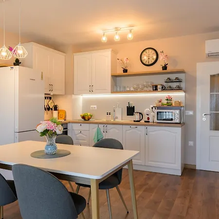 Minchony Apartment *